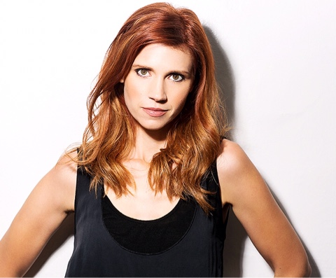 Julie McNiven - Linkbio | Instabio