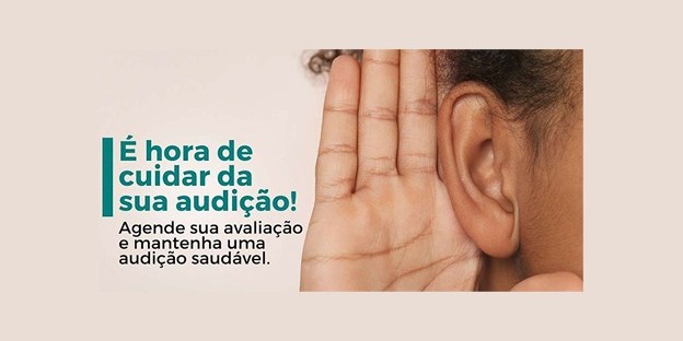 Paciente da Clínica da Audição em um momento de bem-estar e qualidade de vida